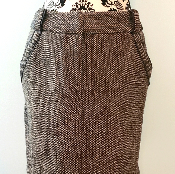 Ladies BRITISH KHAKI tweed midi-skirt, with detail - Picture 1 of 5